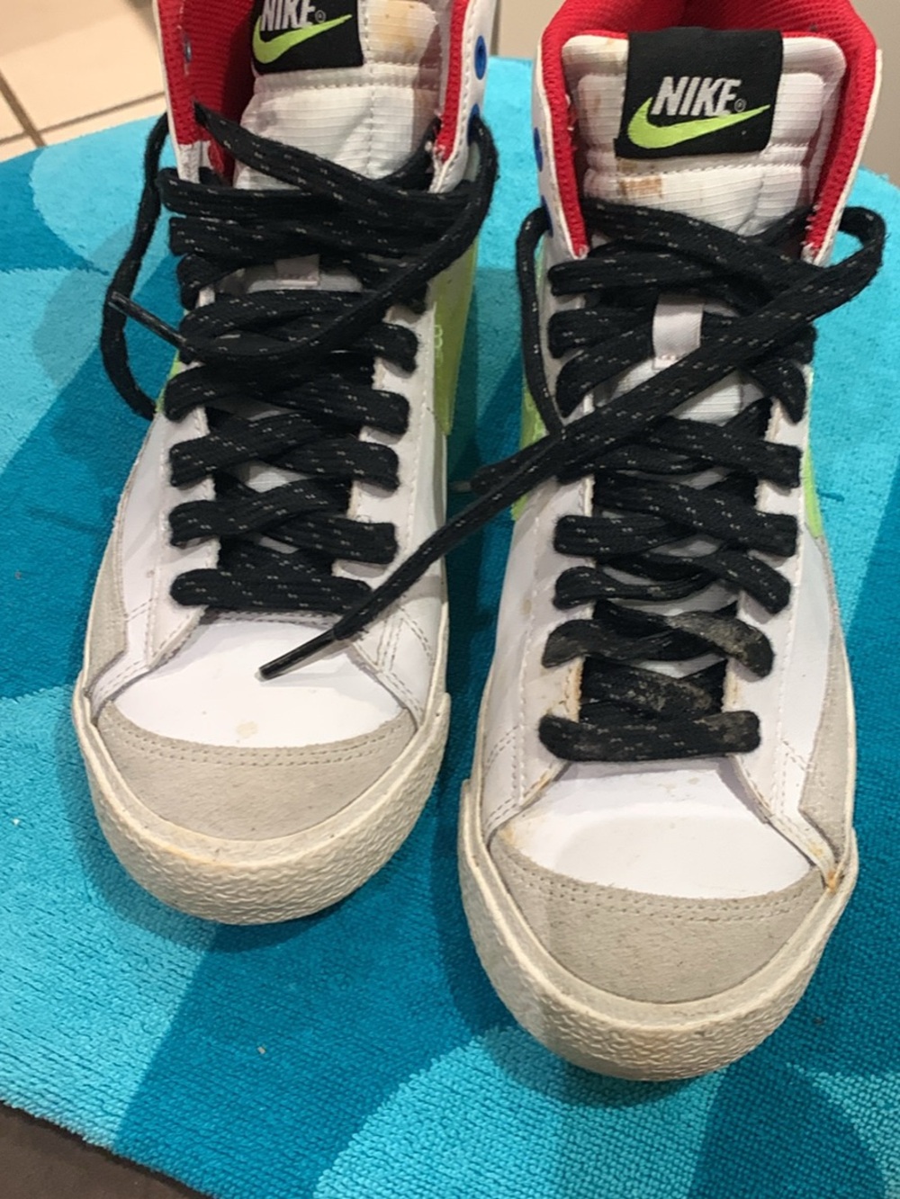 Nike blazer mid ‘77 size 7y